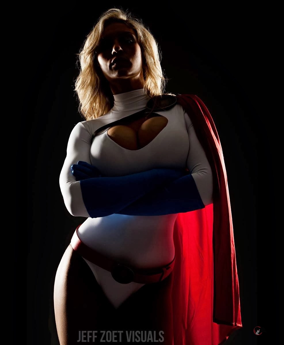 Powergirl Cosplay – Alyssa Loughran – Photo by JeffZoetVisuals