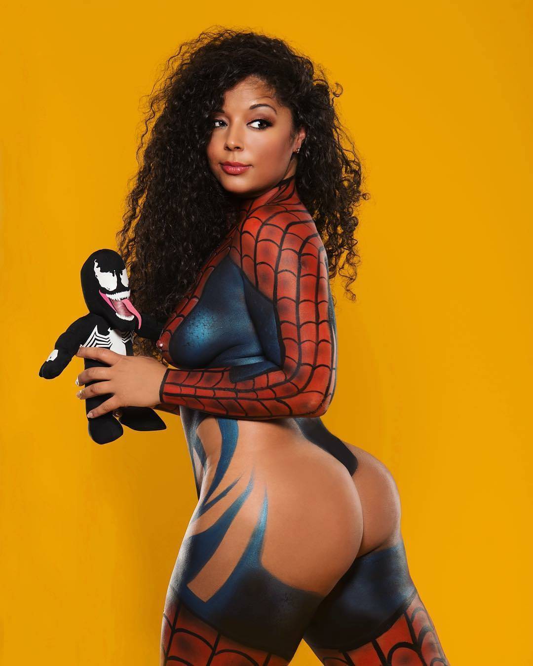 spiderman bodypaint cosplay by scarletspyderqueen bodypaint by fernello 2